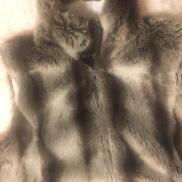 Faux Fur reversible vest - Picture 3 of 5